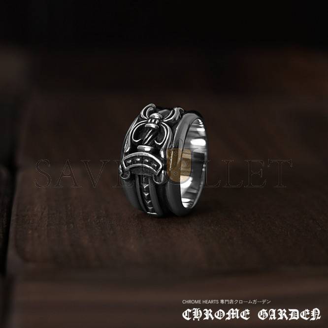 Ch**me He**ts dagger ring