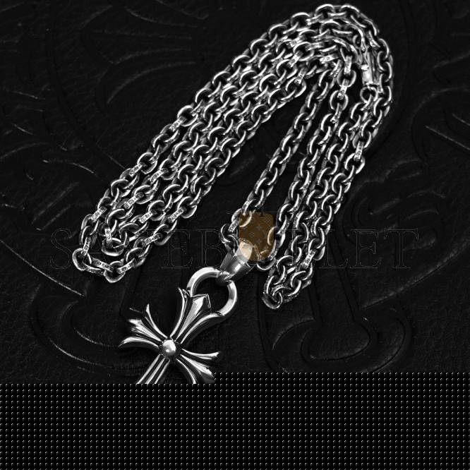 Ch**me He**ts small cross pendant