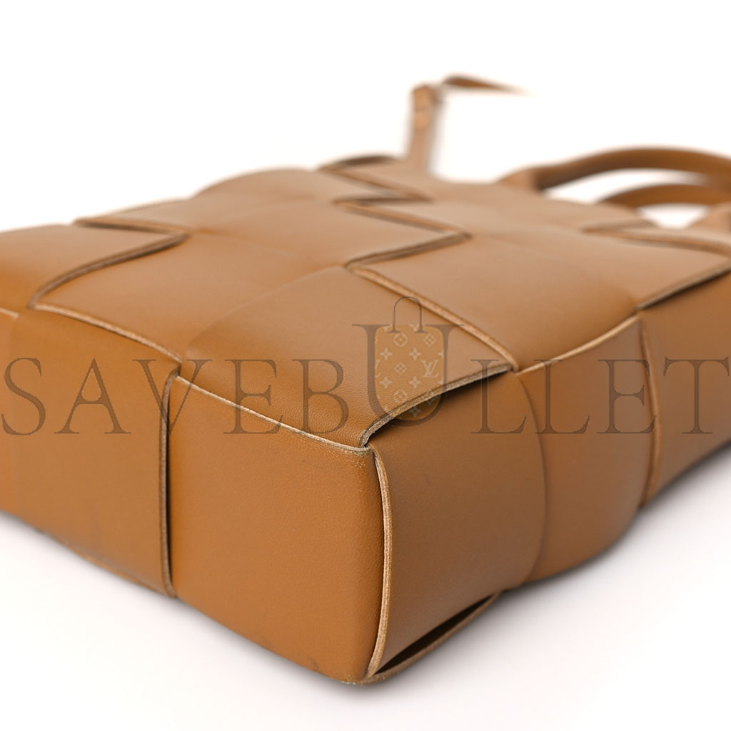bo*te*ga ve*ne*ta lambskin maxi intrecciato mini N0*H south cassette tote camel gold (27*24*5cm)
