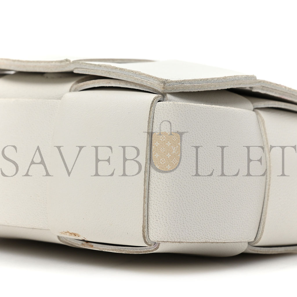 bo*te*ga Ve*ne*ta lambskin maxi intrecciato extra mini cassette crossbody bag white (12*10*4cm)