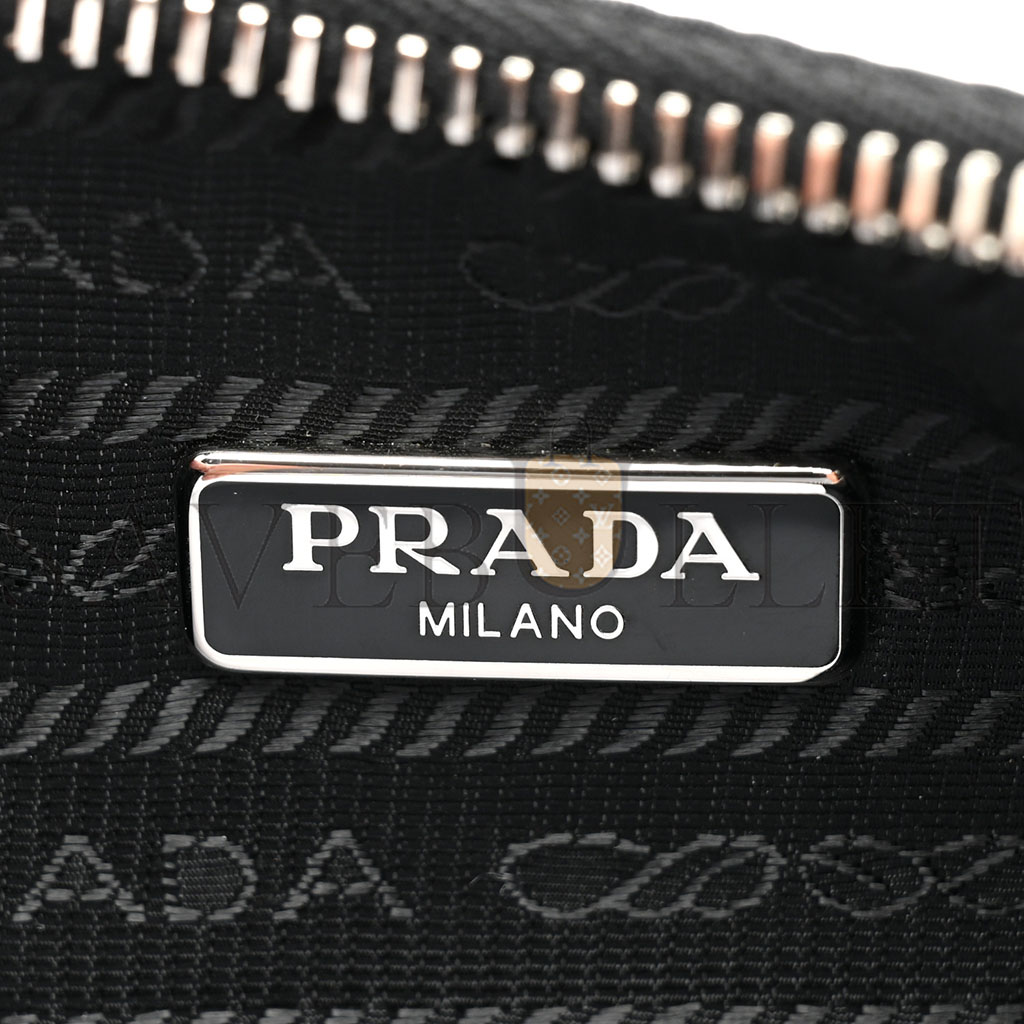 Pra*a nylon re-edition 2005 shoulder bag black (22*16*6cm)