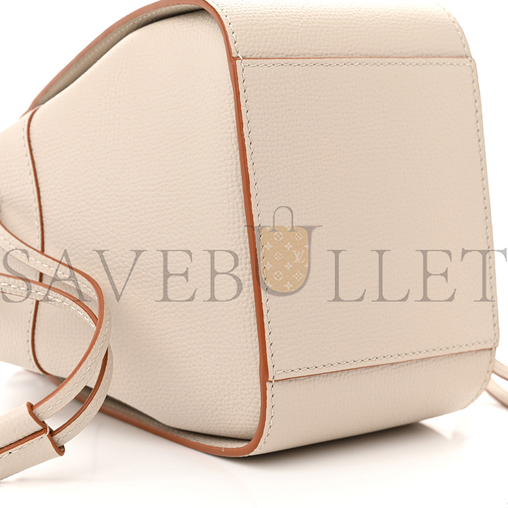 l*ew* pebble grain calfskin mini hammock shoulder bag light ghost (19*17*11cm)