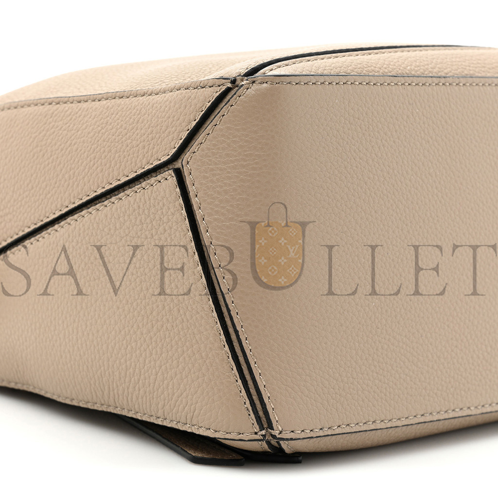 l*ew* grained calfskin small puzzle bag sand (24*16.5*10.5cm)
