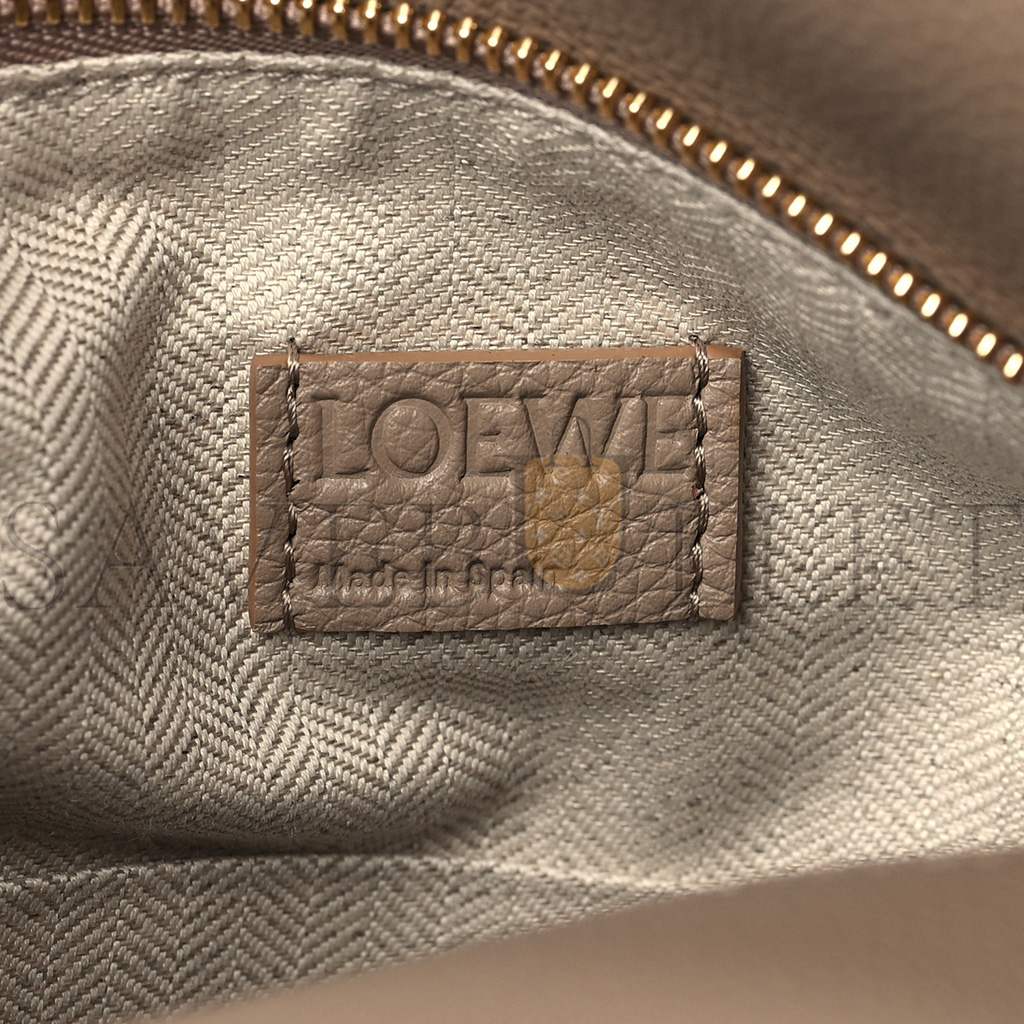 l*ew* grained calfskin small puzzle edge bag sand (24*16.5*10.5cm)