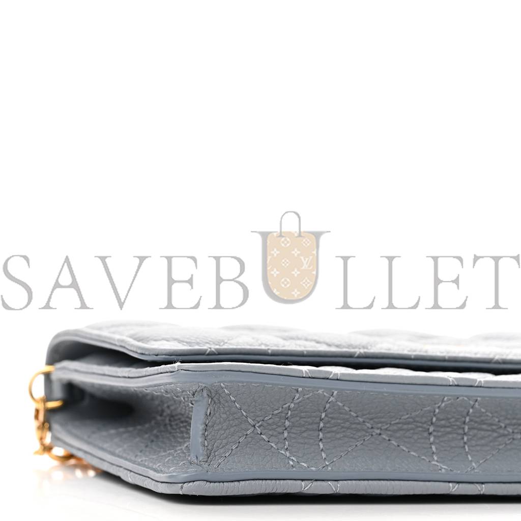d*or S*pple calfskin caro pouch with chain cloud (20*11*3.2cm)